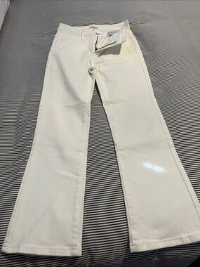 White Risen jeans